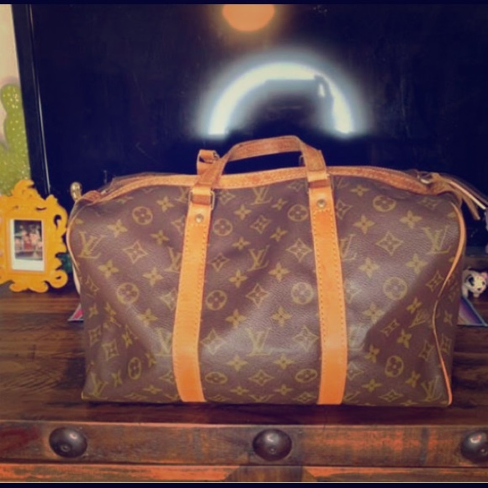 Beautiful vintage Louis Vuitton Sac Souple 35